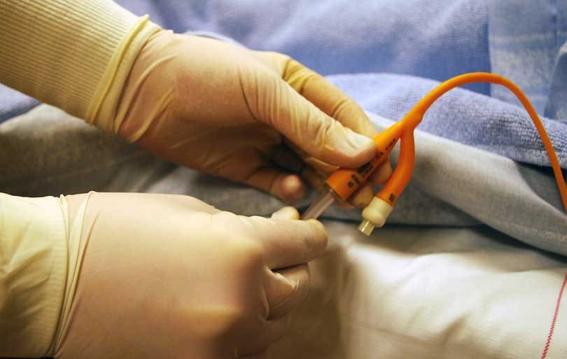Sondajes y dispositivos médicos a domicilio en Granada por enfermero colegiado