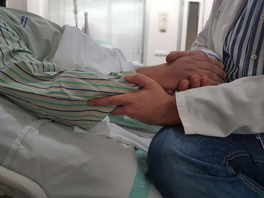 Valoración del estado de salud a domicilio en Granada por enfermero colegiado